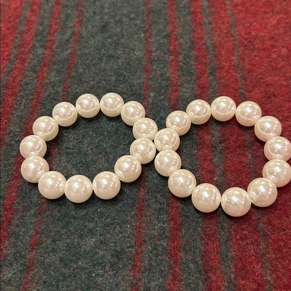Large Pearl Bracelets